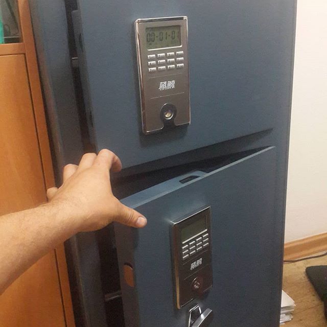 Вскрытие сейфов